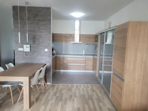 Koloseo 2 Bedrooms Apartment - Free garage parking, Lake View, 3rd floor
